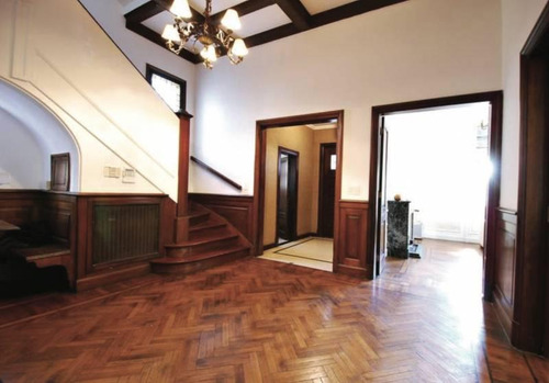 Excelente Residencia Estilo Ingles Con Gran Parque Y Piscina