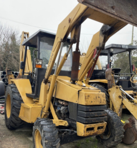 Minicargadora Implementó Aditamento Excavador Bob Cat 607