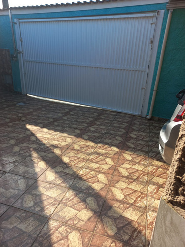 Casa 3 Dormitorios, 1 Suite, Mobiliada, 30 Metros Do Mar, Locação