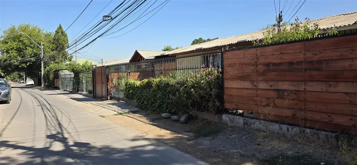 Imagen 3 de 19 de Casa En Venta De 3 Dorm. Y 2 Estacionamientos / Ñuñoa