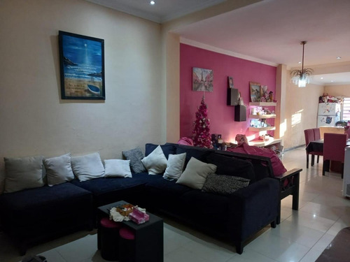 Imagen 2 de 16 de Excelente Casa En Barrio Alpino! Gran Inversión!!