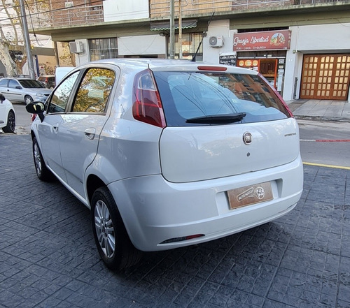 Imagen 10 de 15 de Fiat Punto 2012 1.4 Attractive