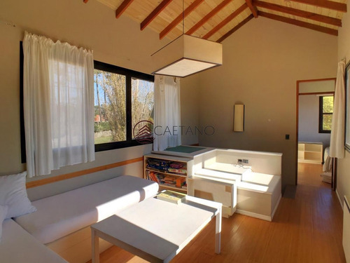 Moderna Y Amplia Casa En Barrio Privado-ref:1323