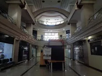 Comprar Se Alquila Bella Oficina Al Este De La Ciudad En Piso Bajo, Distribuida En Un Area De Recpcion, 1 Cubiculo Amplia Oficina Con Excelente Vista Panorámica, Deposito Y 2 Baños Contáctame Dennymar B4b40a8