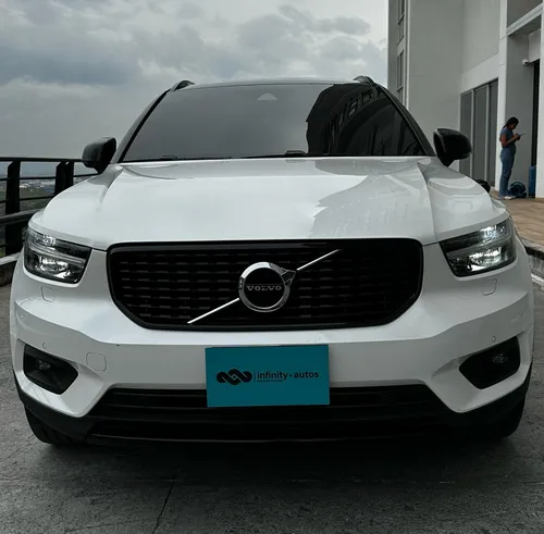 Volvo XC40 2.0 T4 R-Desing