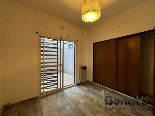 Dpto 2 Amb En Alquiler En Planta Baja Con 2 Patios.