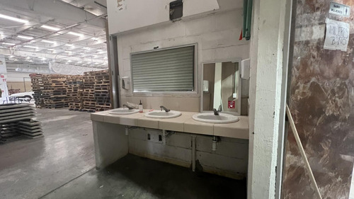 Bodega En Renta Blvd. Aristóteles, León, Gto. 1675 M2