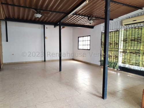 Casa En Venta Urbanización Chucho Briceño Cabudare Lara (24-9408) // Invierta Seguro Con Rentahouse//