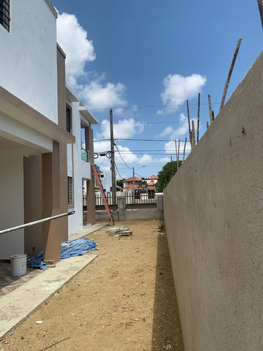Imagen 7 de 29 de Casa Nueva En Proyecto Cerrado
