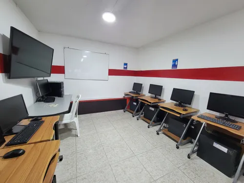 Local En Venta En Versalles. Cod V11359