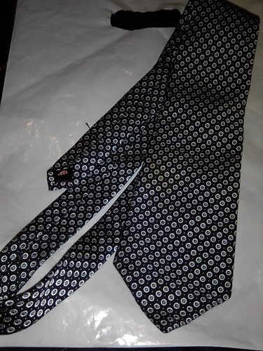 Corbata Fina Y Importado Marca The Custom  Shop. Nuevo