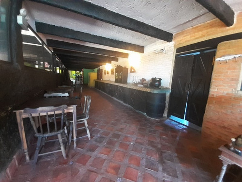 Se Vende Hotel Tucacas & Spa Boca De Aroa, Falcon. Operativo