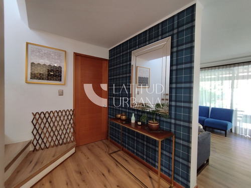 Disponible 30 Marzo, Útil 140 M2, Terreno 350 M2. Piscina