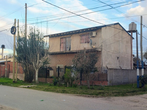 Venta Casa 5 Amb Tristán Suarez Parrilla/cochera.