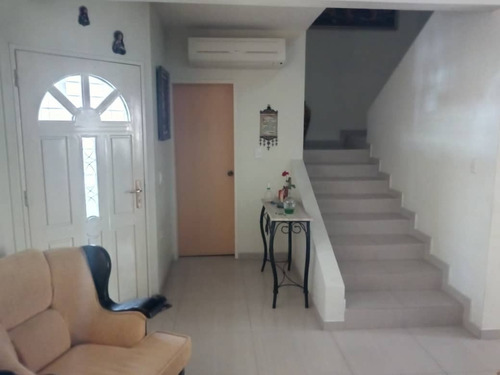 Imagen 2 de 16 de Townhouse En Venta Turmero Palma Segu 0412190156