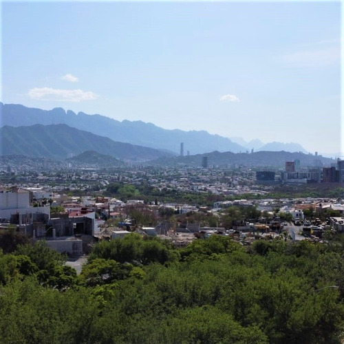 Terreno En Venta En Contry Las Águilas En Guadalupe