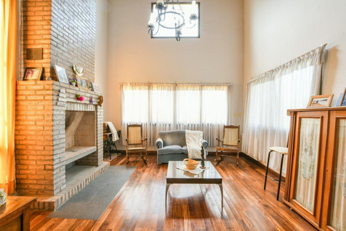 Imagen 6 de 30 de Casa De 4 Dormitorios En Venta Con Pileta En Fisherton Rosario