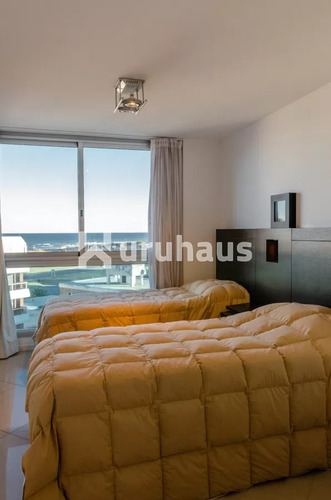 Alquiler Apartamento Tres Dormitorios Punta Del Este Edificio Sol Y Luna I