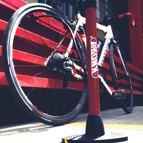 Bomba de Aire Manual De Uso Profesional para Ciclismo Fabricado en Acero Ligera con Manija de nylon y Manguera con válvula A36A. Modelo KN 7502-A KNOVA