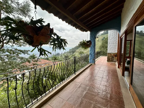 Casa En Arriendo En Loma Del Escobero. Cod A776176