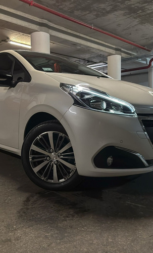 Peugeot 208 1.6 Feline