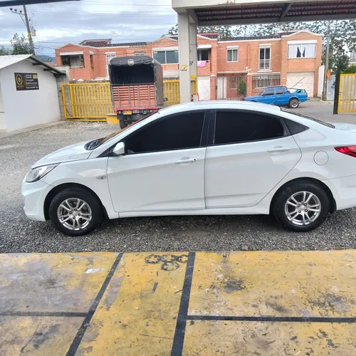 Hyundai Accent 1.6l 4 p