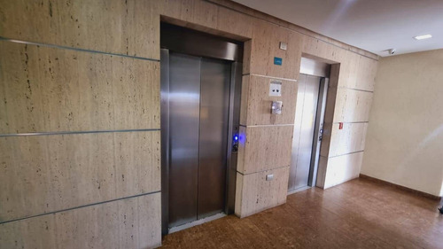 Apartamento En Venta En El Parral, Valencia 287518 Lz