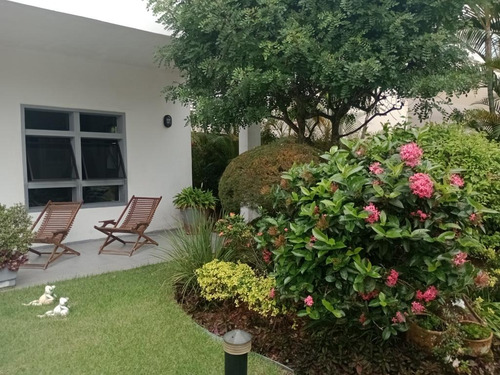 Alto Padrão Sobradão 5 Suites, 4 Varandas, Frente Ao Mar, Vista Direta, Condominio Fechado