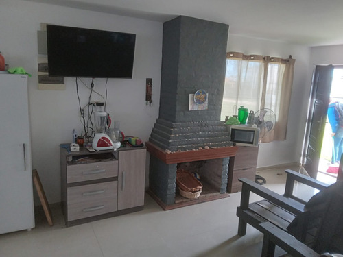 Imagen 6 de 25 de Casa Con Apartamento Al Fondo Para 10 Personas