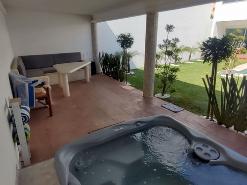 Casa Estilo Contemporáneo En Col. Tulipanes, Cuernavaca Morelos.