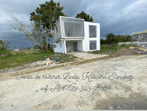 Solares Con Titulos En Residencial Con Todos Los Servicios.