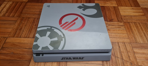 Play Station 4 Con Diseño Star Wars Gris Y 2 Mandos Negros