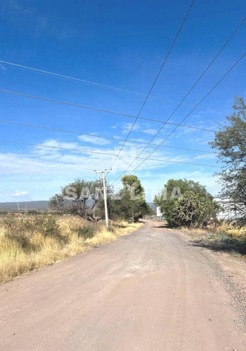 Las Huertas: Terrenos Con Magnifica Ubicacion A Pie De Camino.