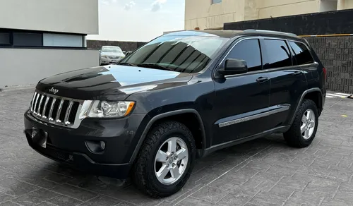 Jeep Grand Cherokee 3.6 Laredo V6 Lujo 4x2 Mt