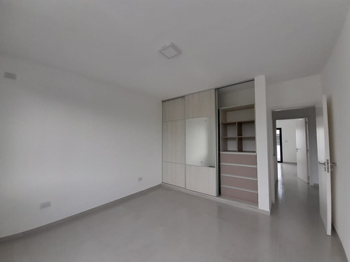 Imagen 10 de 14 de Greenville Ii - Duplex 3 Dorm 3 Baños Patio Galeria Asador - A Estrenar -