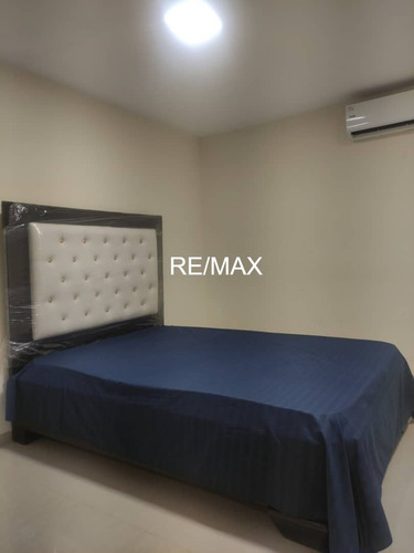 Venta Hermoso Th En Urbanizacion Asocibal Norte, Carenero, Higuerote