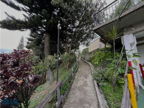 Amplia Casa Con Excelente Ubicación En Envigado!(mls#252487)