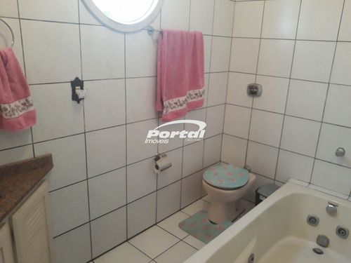 Imagem 11 de 19 de Casa 03 Dormitórios Sendo 01 Suíte E Demais Dependências. - 35711320v