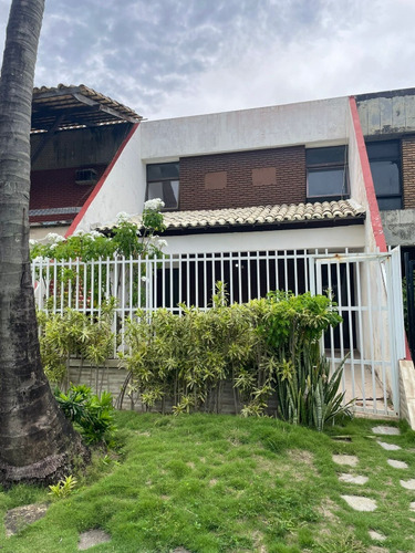 Vendo Village Com 3/4,suíte A Beira Mar Com Garagem