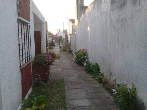 Vendo Hermoso Departamento En Santa Teresita, Tipo Casa De 3 Amb, Con Patio