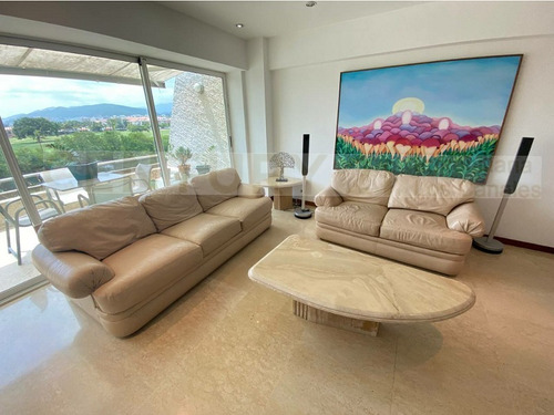 Apartamento En Venta En Lechería. C.r Isla Paraíso