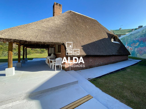 Casa Punta Colorada Piriápolis 4 Dorms Venta Ca501686