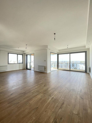 Imagen 8 de 27 de Piso - A Mts De Av. Alem - 180 Mts - Piso 14