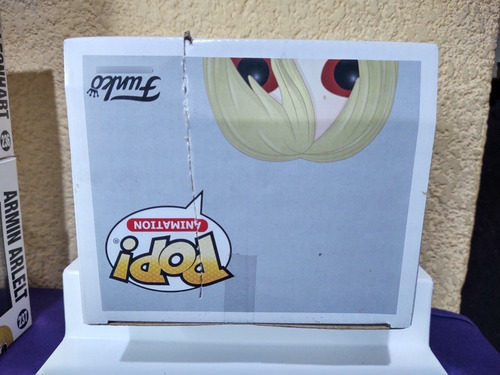 Funko Pop Female Titan 233 Atack On Titan Detalle En Caja (Usado)