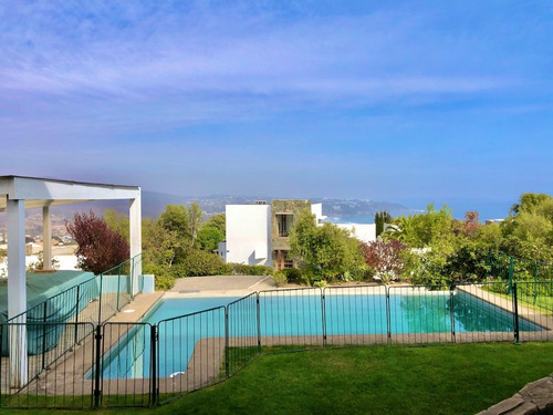 En Venta Interesante Y Sólida Casa En Costa Cachagua