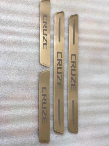 Imagen 2 de 3 de Pisapuertas Chevrolet Cruze (4 Piezas) - g a $24975