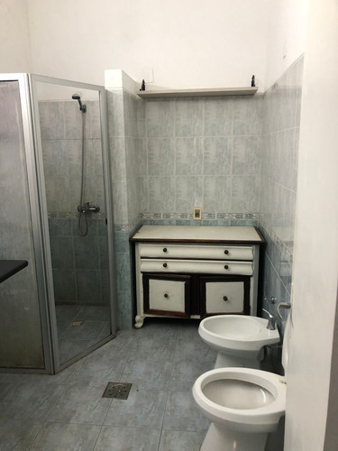 Lega Propiedades Vende Hermosa Casa Con Fondo.