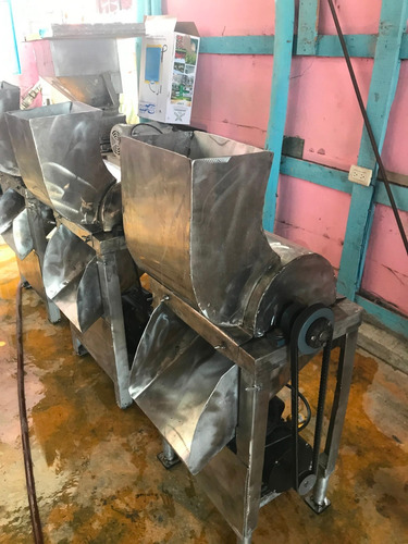 Imagen 5 de 10 de Maquina Para Guayar Yuca Pasteles En Hojas Coco Mangu Etc