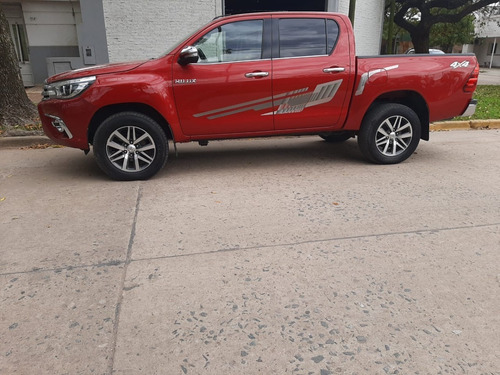 Toyota Hilux 2.8 Srx 4x4 A/t 2017