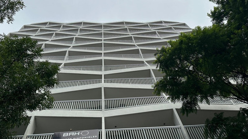 Venta De Cómodo Monoambiente A Estrenar En San Cristobal. . Cochera - Amenities